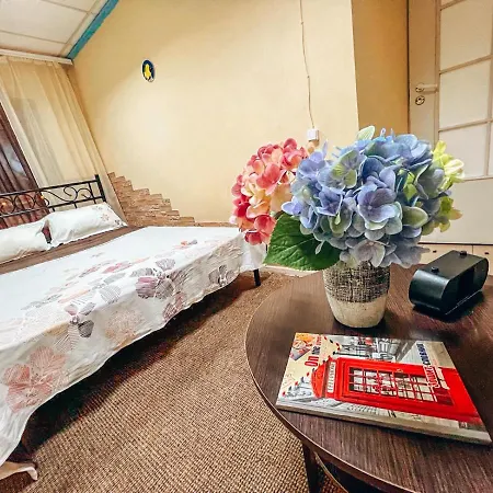 אורחן Mini-hotel In The Heart Of